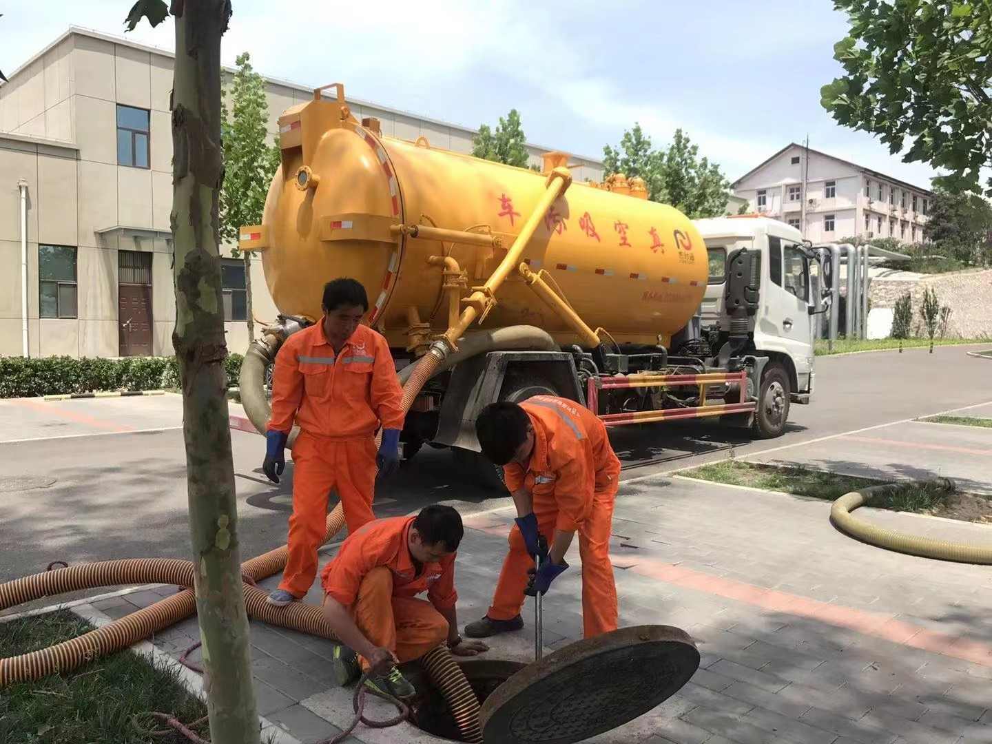 民和化粪池清理与5-8吨吸粪车施工效率分析